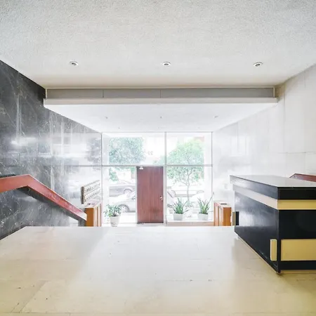 Stunning 180m2 4 Bedroom 3 Bathroom, Sleeps 10 Guests Appartamento