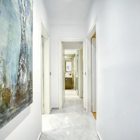 Stunning 180m2 4 Bedroom 3 Bathroom, Sleeps 10 Guests Atene