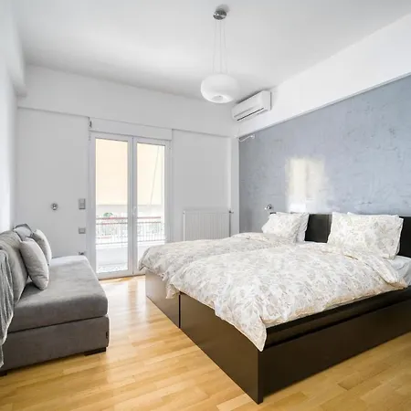 Stunning 180m2 4 Bedroom 3 Bathroom, Sleeps 10 Guests Appartamento Atene